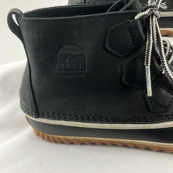 Sorel Black and White Ankle Boots with Tan Soles - Picture 2 of 9